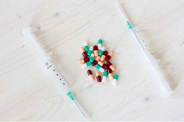 Specialty Pharmacy - Complete Medicine Check | 900x600px
